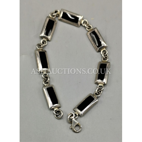 570 - PRESENTED AS A SILVER (Stamped 925) BRACELET (Weight 15.7 Grams)