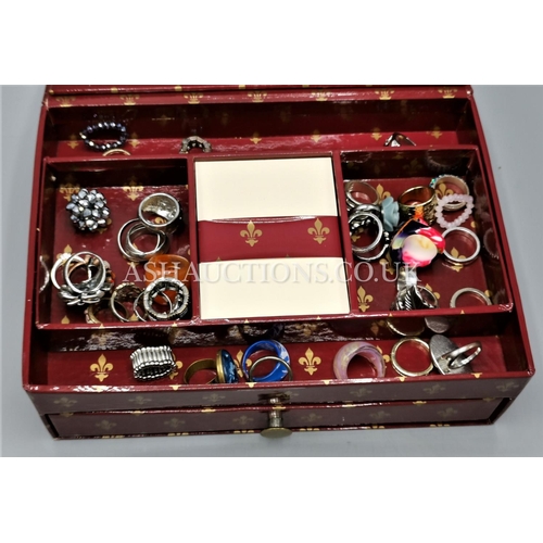 587 - BOX CONTAINING A Large Qty Of RINGS