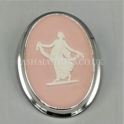 26 - WEDGWOOD PINK JASPER WARE BROOCH