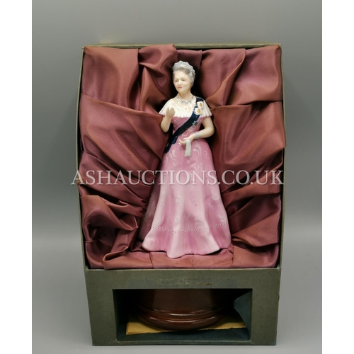 190 - ROYAL DOULTON Large 20.3cm FIGURINE 