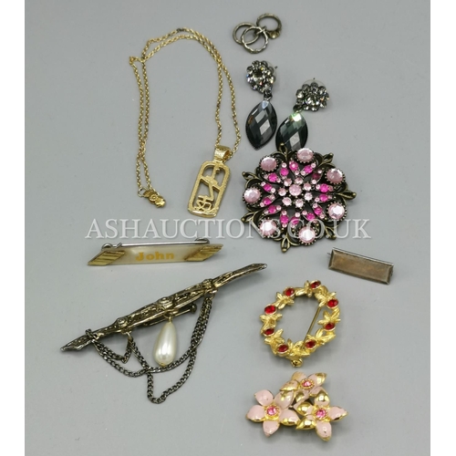 225A - BROOCHES (Qty Of)