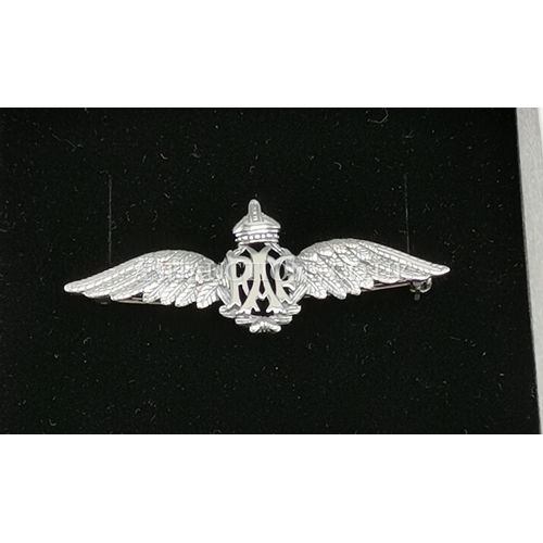 367 - PRESENTED AS A SILVER (925) RAF SWEETHEART BROOCH (Boxed)