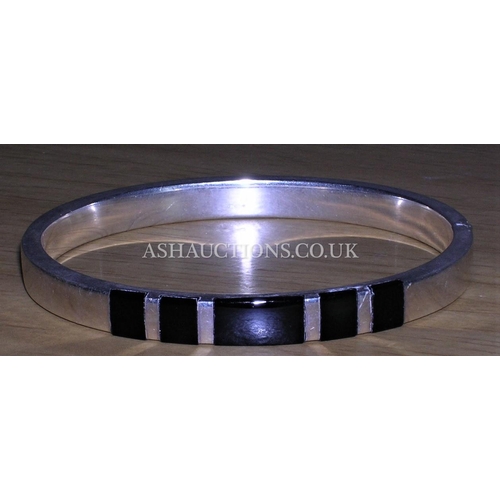 446 - PRESENTED AS A SILVER (925) LADIES BANGLE