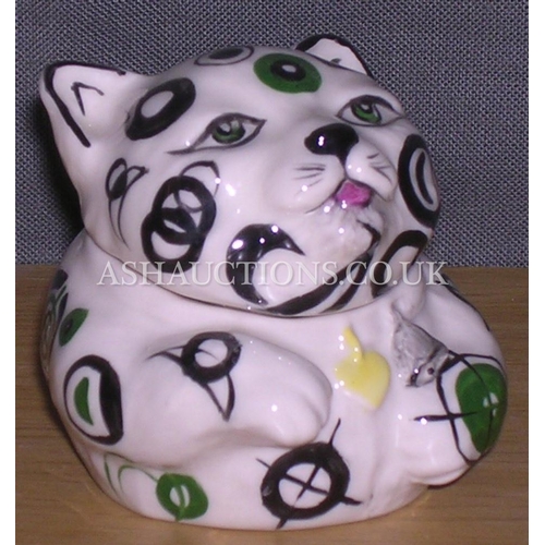 840 - KEVIN FRANCIS CAT FACE POT