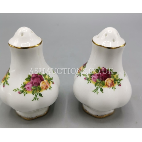 865 - ROYAL ALBERT CHINA SALT & PEPPER POTS IN THE OLD COUNTRY ROSES DESIGN