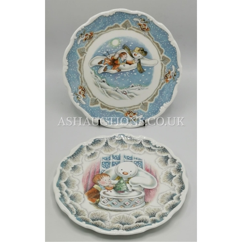 426 - ROYAL DOULTON CHINA 21cm Dia PLATES (2) 