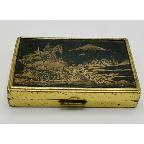 1189 - CLOVER MUSICAL POWDER COMPACT With JAPANESESCENE IN DAMASCENE ON LID (Stamped Clover) ON LID c1950s ... 