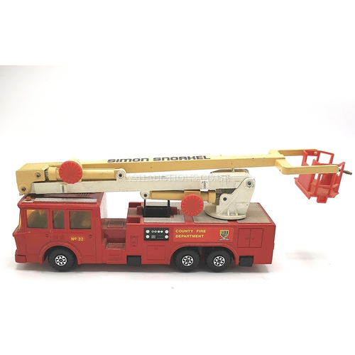 487 - MATCH BOX Large DIE CAST MODEL OF AN E.R.F. FIRE ENGINE