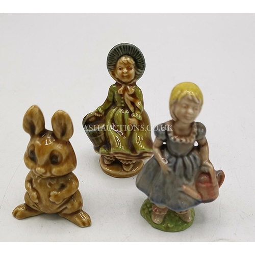 490 - WADE NURSERY RHYME FIGURINES (2) Plus CADBURYS RABBIT
