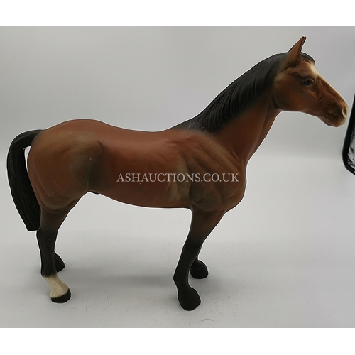 522 - ELITE POTTERY MODEL OF A RACEHORSE(Please Note This Lot WILL NOT BE PACKED OR SHIPPED...PICK UP ONLY... 