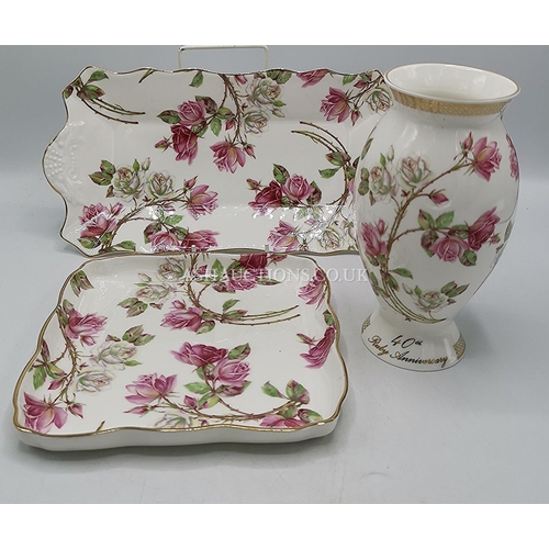 1140 - AYNSLEY CHINA 19cm VASE Plus SANDWICH PLATES (3)