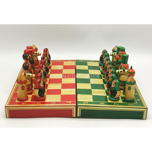 1175 - RUSSIAN DOLL CHESS SET