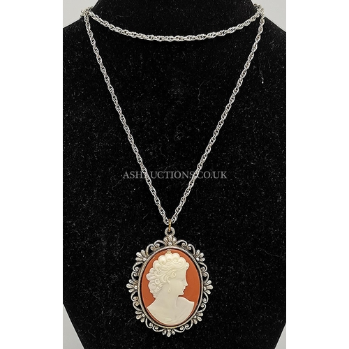 1227 - CAMEO PENDANT On 70cm CHAIN