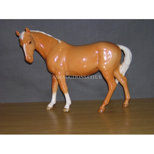 229 - BESWICK Large 22.2cm MODEL OF A SWISH TAIL HORSE (Palomino Gloss Colourway) Model No 1182 1950/82 De... 