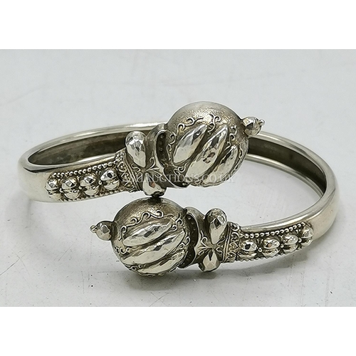 441 - PRESENTED AS A STERLING SILVER VICTORIAN BANGLE