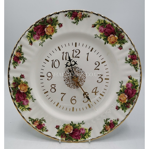 462 - ROYAL ALBERT CHINA CLOCK IN THE OLD COUNTRY ROSES DESIGN