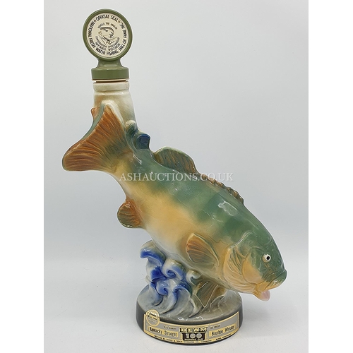 510 - LIQUER DECANTER BOTTLED BY JAMES B. BEAM. GENUINE REGAL CHINA . NATIONAL FRESHWATER FISH. HALL OF FA... 