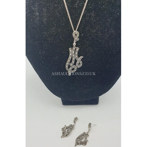 658 - PRESENTED AS A SILVER (925) MARCASITE PENDANT On SILVER (925) CHAIN And MATCHING EARRINGS (Stone Mis... 