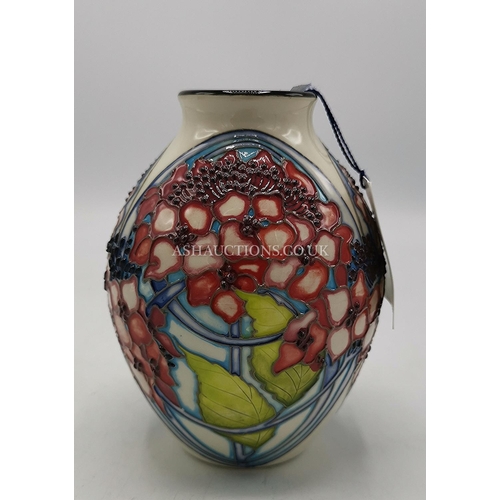 716 - MOORCROFT 13cm 