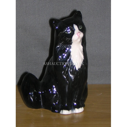 794 - BESWICK 9.5cm MODEL OF A BLACK/WHITE CAT