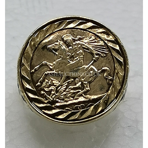 913 - PRESENTED AS A 9ct GOLD (Hallmarked) HALF SOVEREIGN TYPE RING (Size  M-N  Total Weight 4.11 Grams)