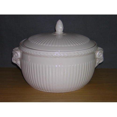 392 - WEDGWOOD RAMSHEAD  HANDLED STEW POT  