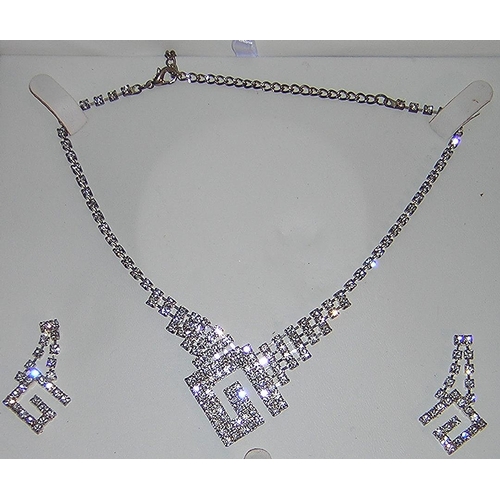 439 - CRYSTAL NECKLACE And EARRINGS  (Boxed)