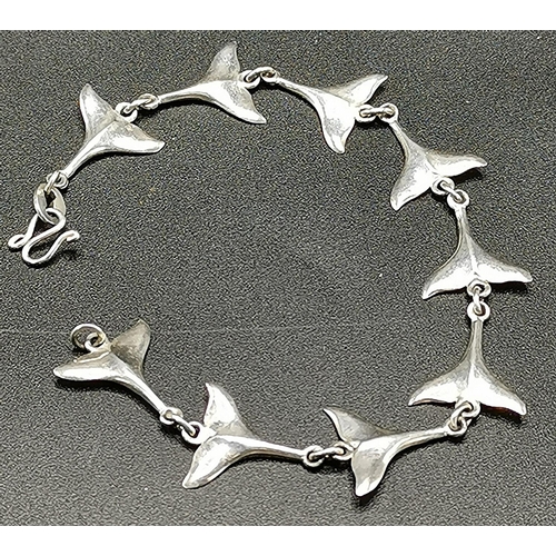 504 - PRESENTED AS A SILVER CONCORD BRACELET (Size 18cm ,Total Weight 8.2 Grams)