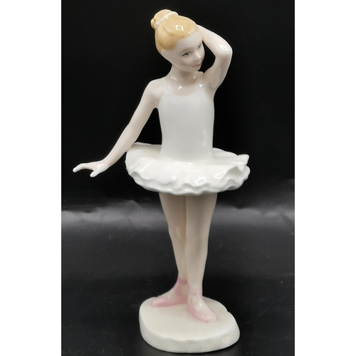 509 - ROYAL DOULTON 15.2cm CHARACTER FIGURINE 