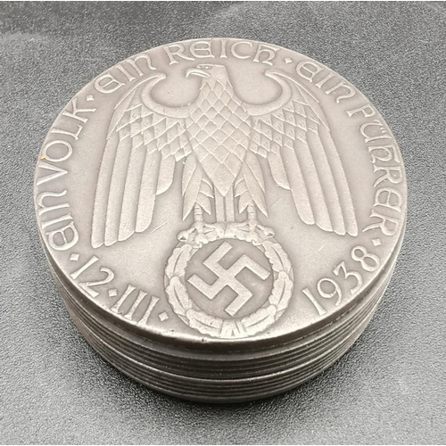 702 - BAKOLITE GERMAN SNUFF BOX