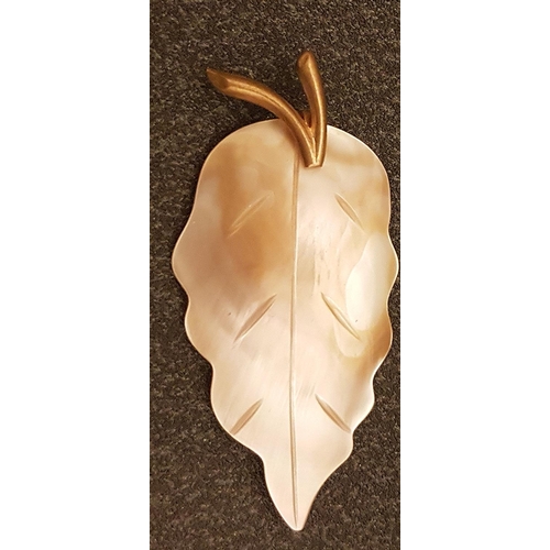 390A - WEST GERMAN 6cm SHELL LEAF BROOCH