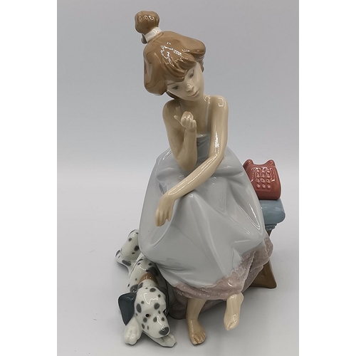 1035 - LLADRO 20cm CHARACTER FIGURINE OF A GIRL With DOG