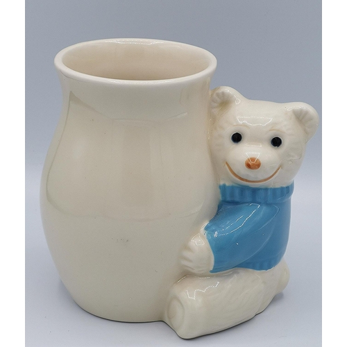 112 - WADE TEDDY BEAR VASE (Unmarked)