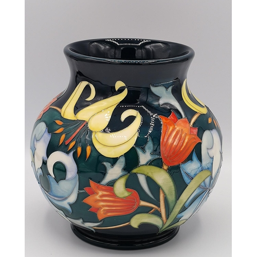 911 - MOORCROFT H 14.50 x W 15.00 x D 15.00 cm VASE (Shape No 914/6) 