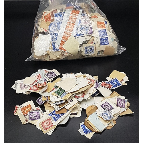 595 - BAG CONTAINING A Large Qty Of GREAT BRITISH PRE DECIMAL STAMPS ON PAPER