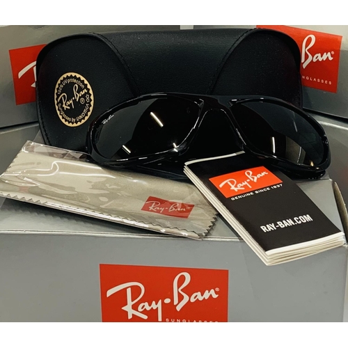 187 - RAYBAN SUNGLASSES (Five Pairs,As New,Boxed)