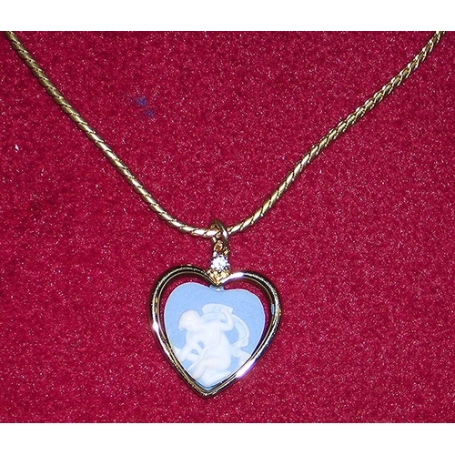 1122 - WEDGWOOD BLUE JASPER WARE HEART PENDANT On NECK CHAIN