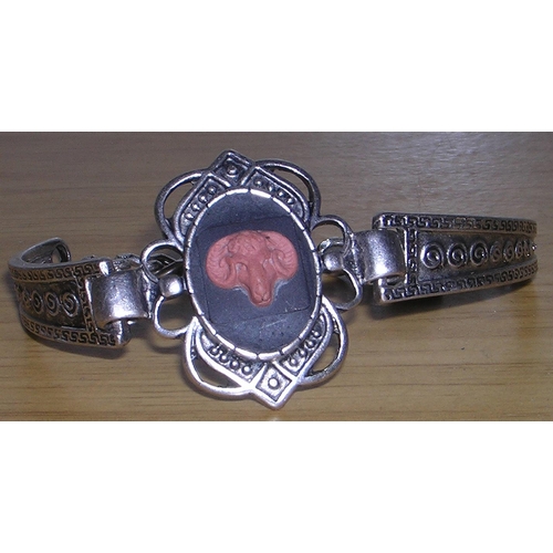 1147 - JASPER CAMEO BRACELET