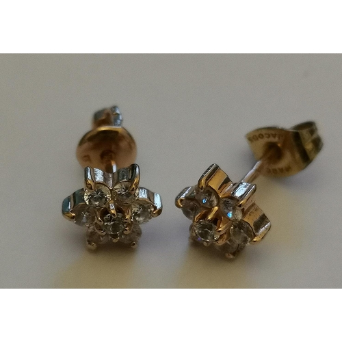 1224 - PRESENTED AS A PAIR OF 14ct GOLD STONE SET FLOWER DESIGN EARRINGS (Weight 2.00 Grams)