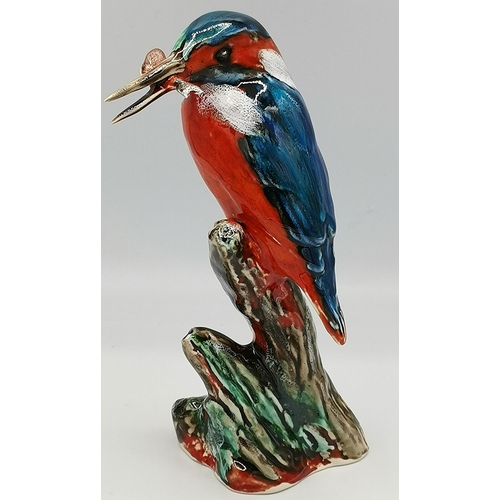 1247 - ANITA HARRIS ART POTTERY 16cm MODEL OF A KINGFISHER With FISH  (Signed In Gold By Anita Harris)