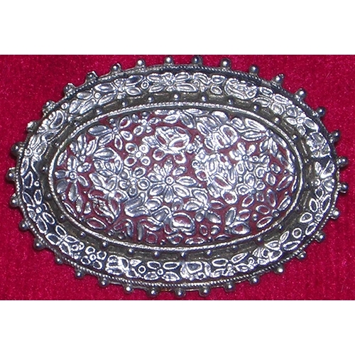 297 - PRESENTED AS AN INDIAN SILVER BROOCH  (Boxed)