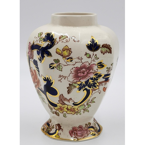 647 - MASON'S IRONSTONE Large 16.5cm VASE IN THE BLUE MANDALAY DESIGN