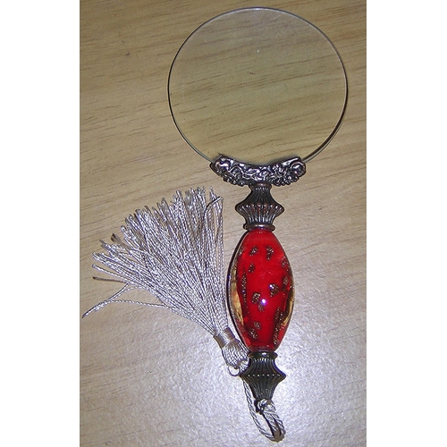 20 - ORNIMENTAL MAGNIFYING GLASS