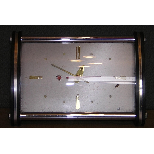 23 - RETRO MANTLE CLOCK