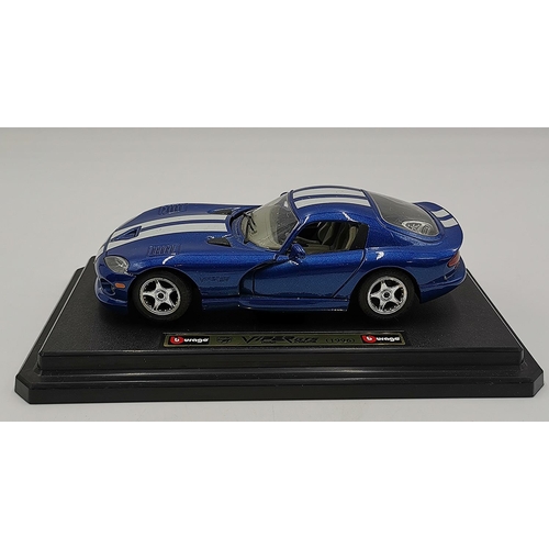 723 - BURAGO DIE CAST 1/24 Scale MODEL OF A DODGE VIPER GTS COUPE (1996)  (Blue)