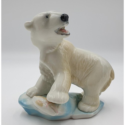 175A - CERAMIC Large MODEL OF A POLAR BEAR ON A ROCK