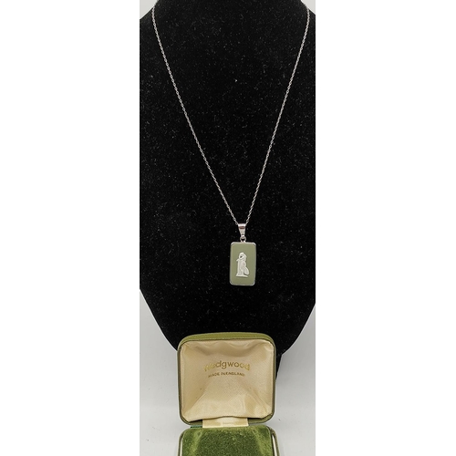 115 - WEDGWOOD GREEN JASPER PENDANT ON A 40cm NECKLACE (925) (Boxed Total Weight 4.48 Gram)