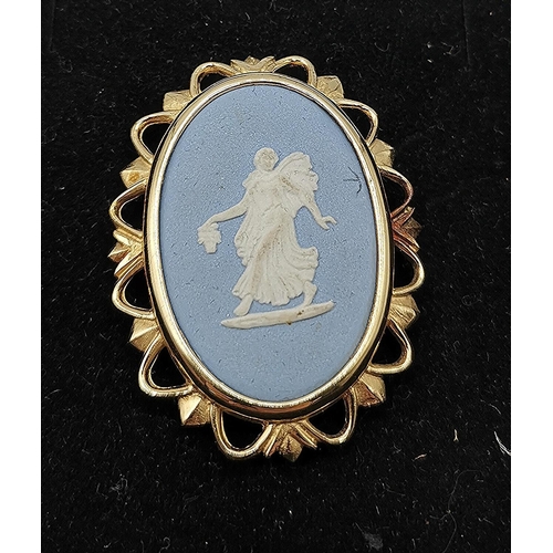 116 - WEDGWOOD BLUE JASPER WARE BROOCH (Boxed)