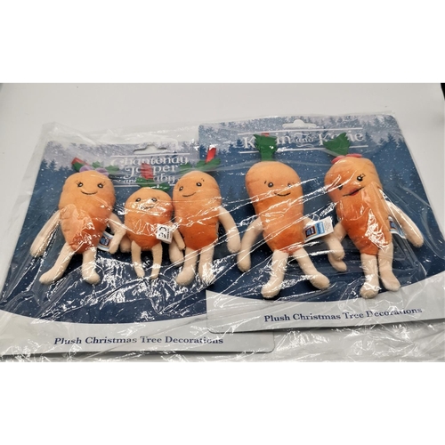 1244 - KEVIN THE CARROT & FAMILY CHRISTMAS TREE DECORATIONS