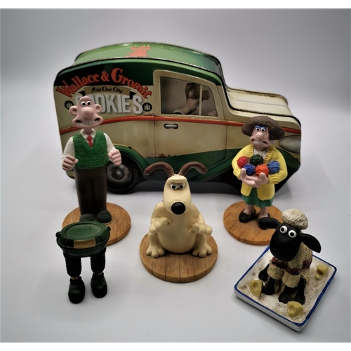 1254 - WALLACE & GROMIT COOKIE TIN (With 5 FIGURES)